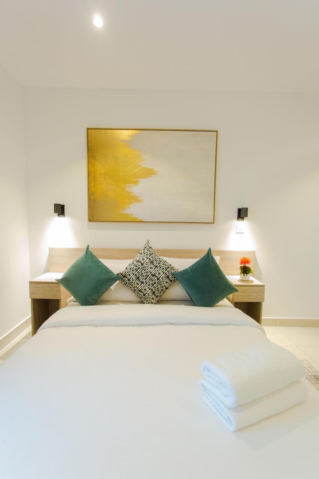 Accra Luxury Apartments @ The Lennox Exteriör bild